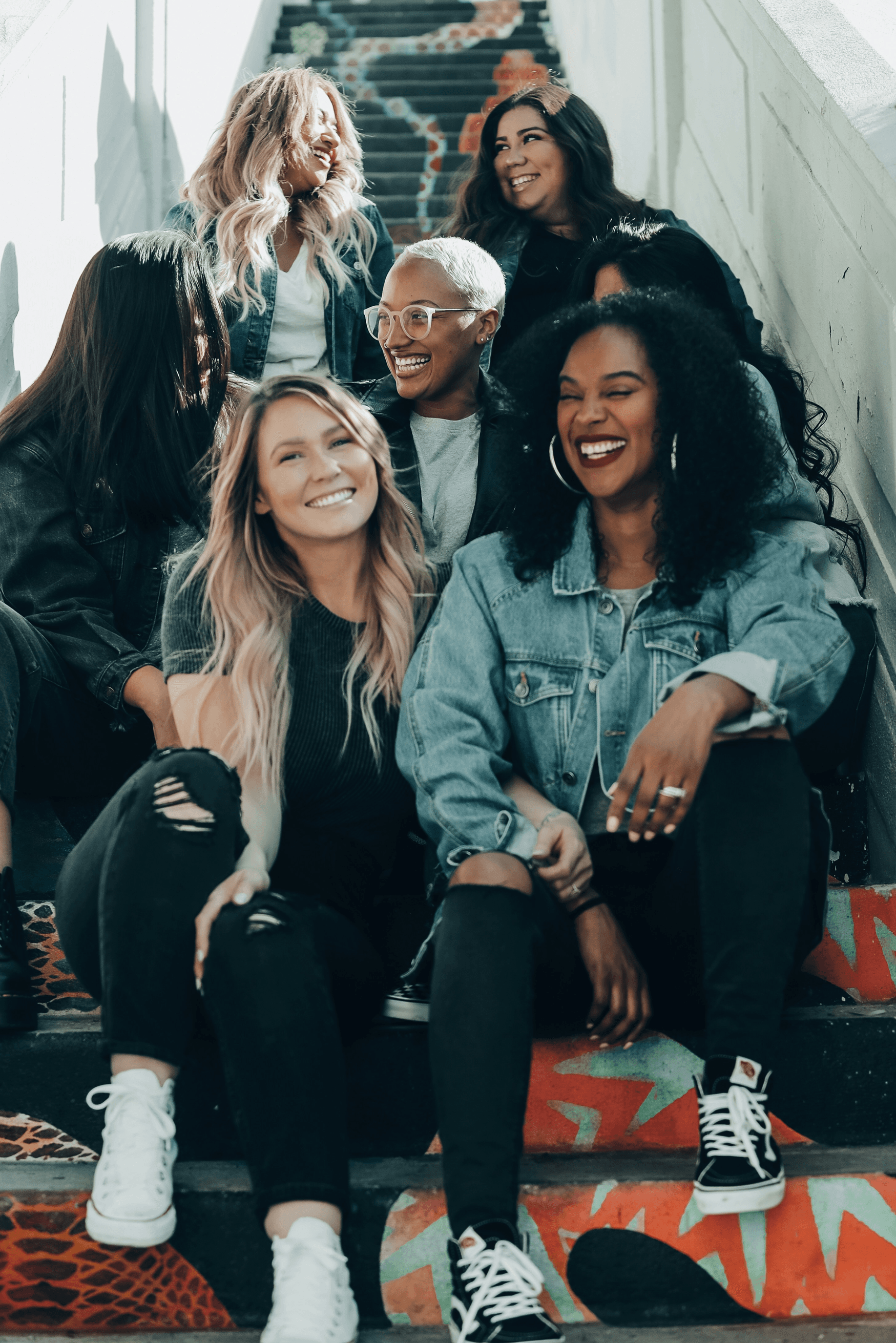 Women on the stairs